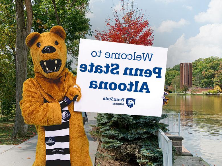 The Nittany Lion mascot holding up a sign reading Welcome to <a href='http://rcd.4dian8.com'>十大网投平台信誉排行榜</a>阿尔图纳分校